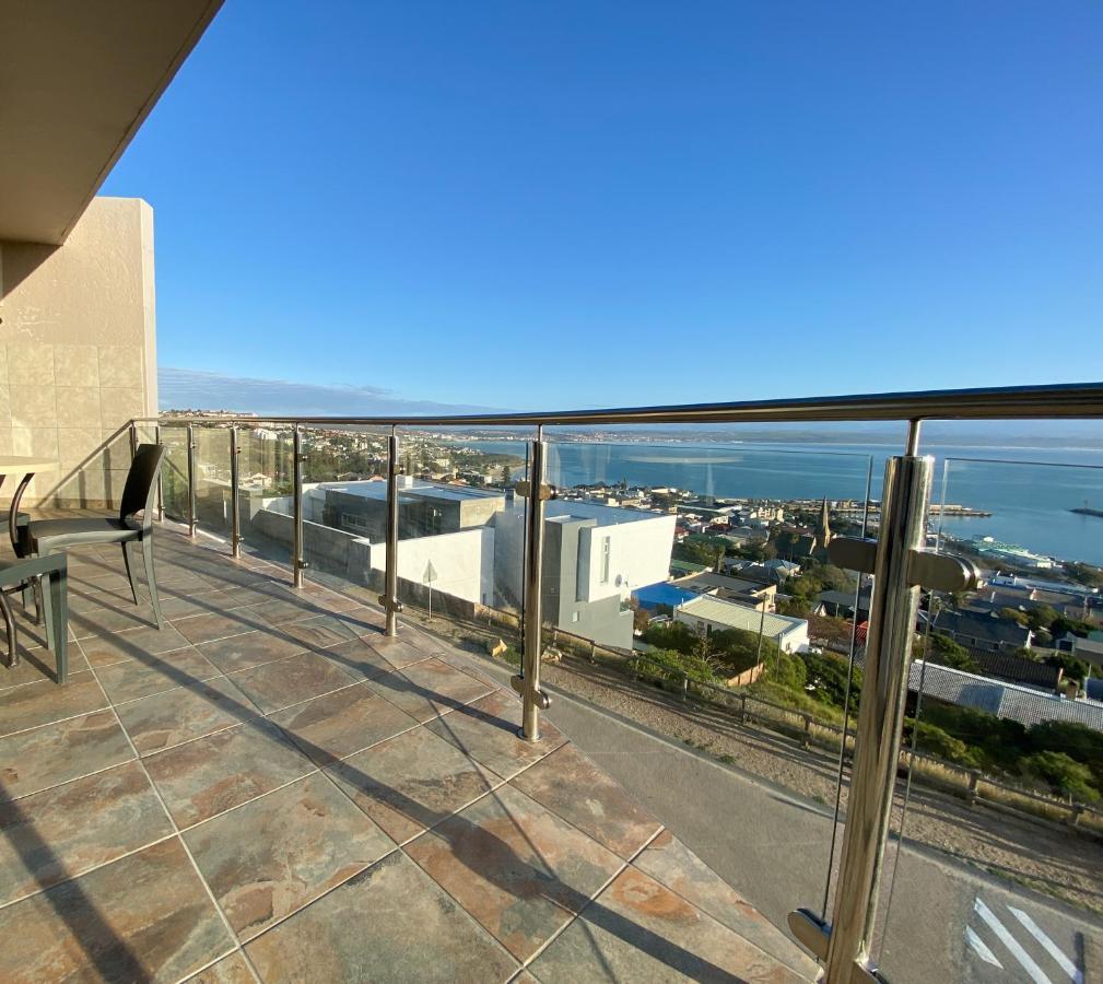 Bar-T-Nique Guest House Mossel Bay Exterior photo