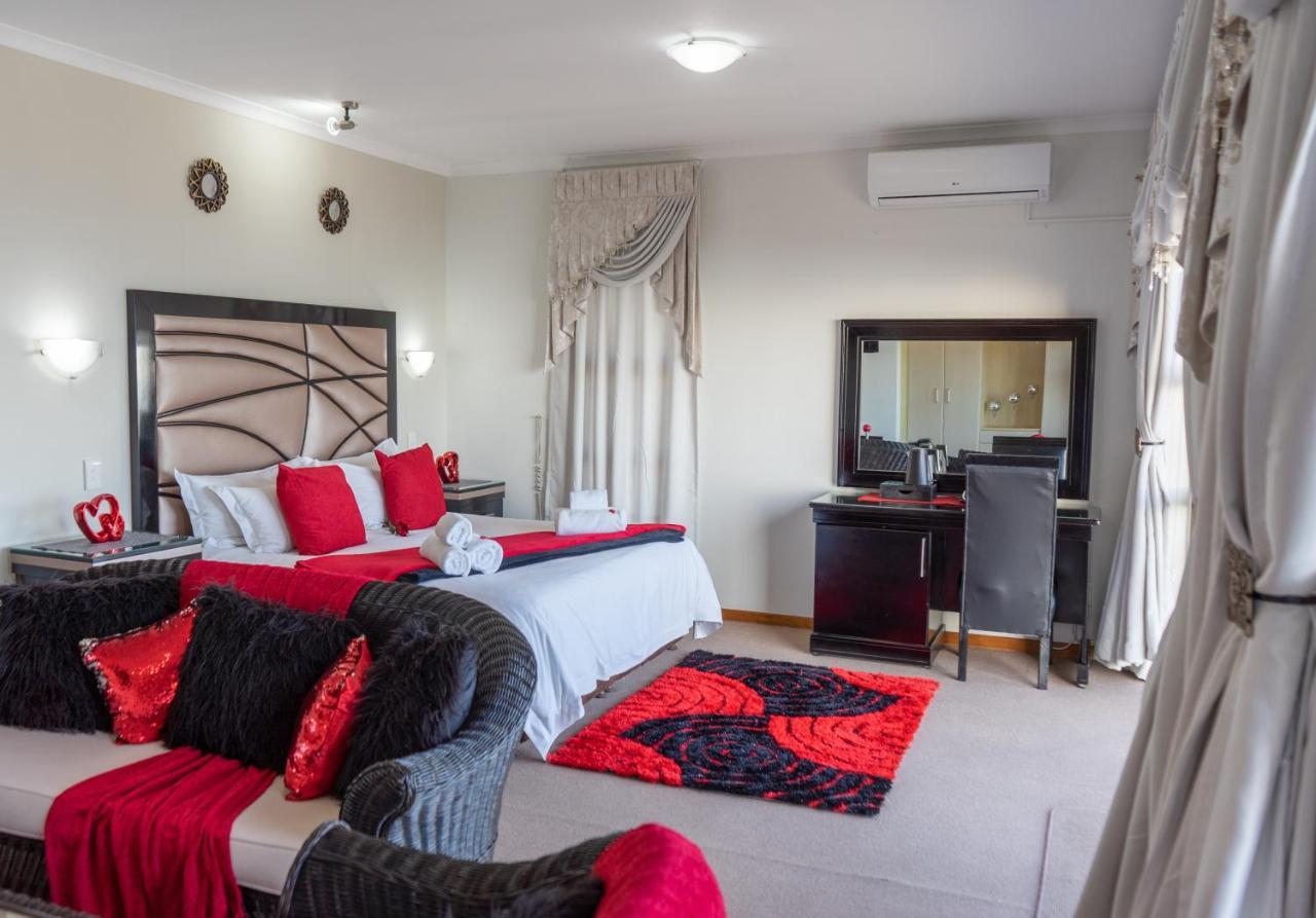 Bar-T-Nique Guest House Mossel Bay Exterior photo