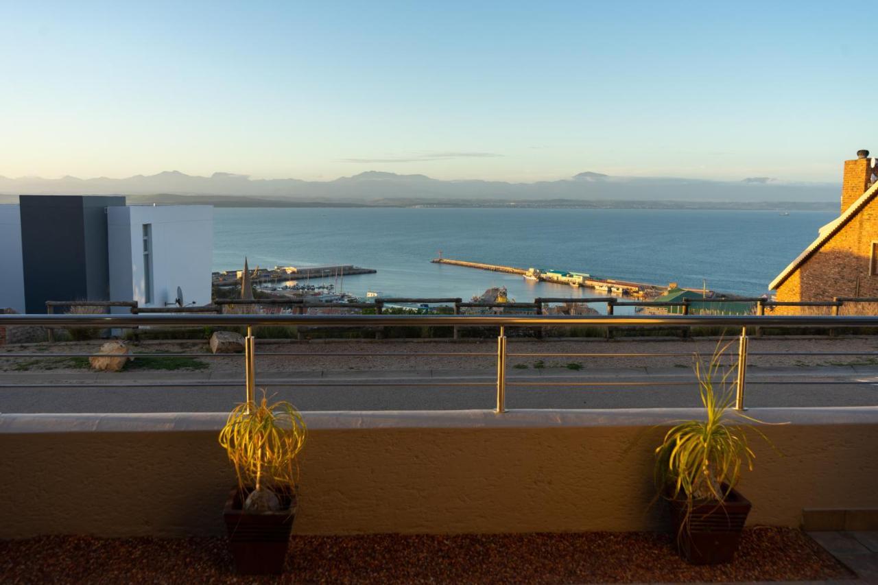 Bar-T-Nique Guest House Mossel Bay Exterior photo