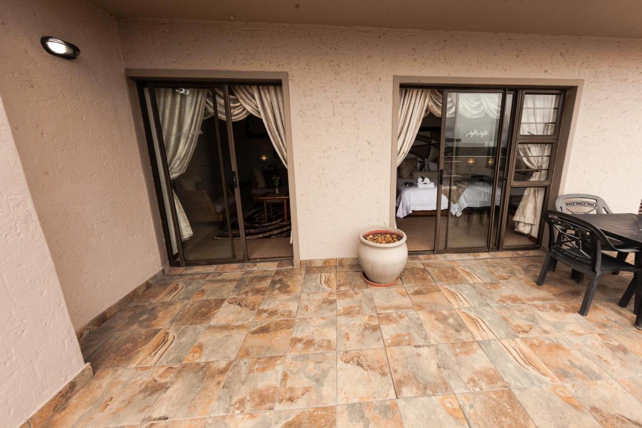 Bar-T-Nique Guest House Mossel Bay Exterior photo